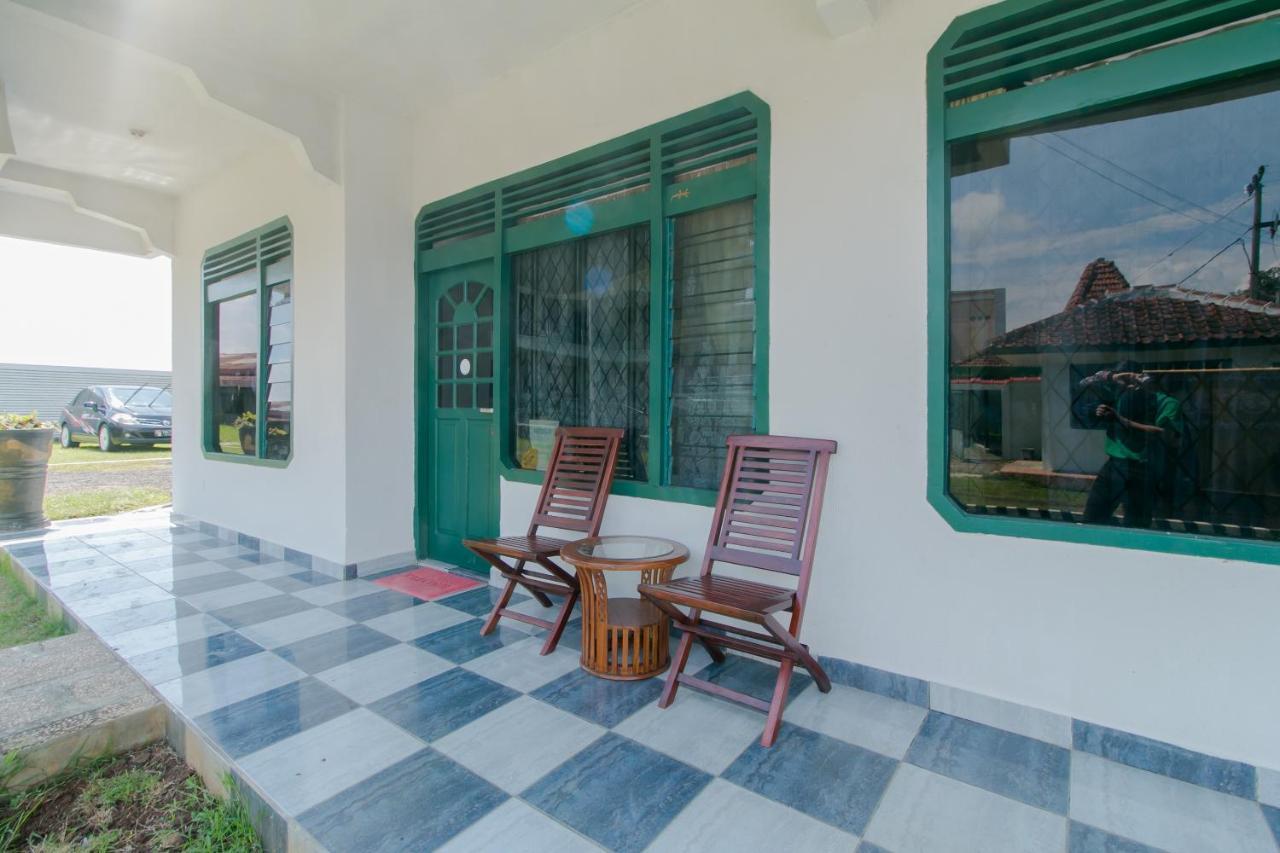 Oyo 2858 Vafa Guesthouse Cianjur Dış mekan fotoğraf